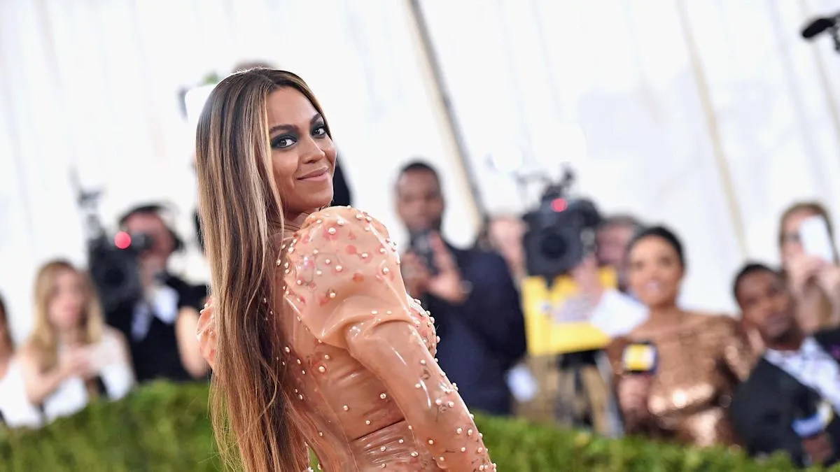 Met Gala 2026'nın Giyim Kodu Belli Oldu: "Moda Sanattır" Ne Anlama Geliyor?