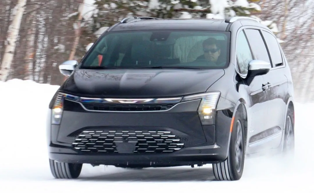 2027 Chrysler Pacifica Makyajlandı: İşte Yeni Tasarım Detayları