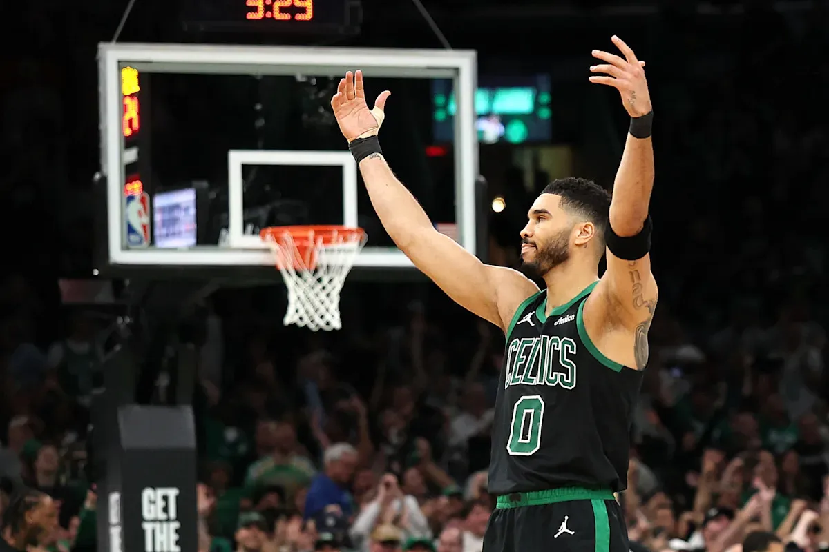 Jayson Tatum Geri Dönüyor: Achilles Yırtığı Sonrası Sahalara Veda Mı Ediyordu?