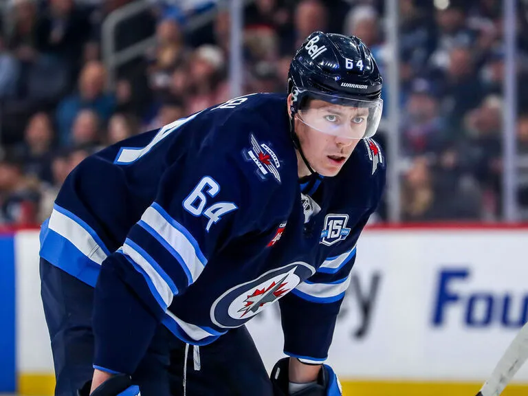 Winnipeg Jets ve Buffalo Sabres Arasında Büyük Takas: Logan Stanley ve Luke Schenn Yeni Takımlarında