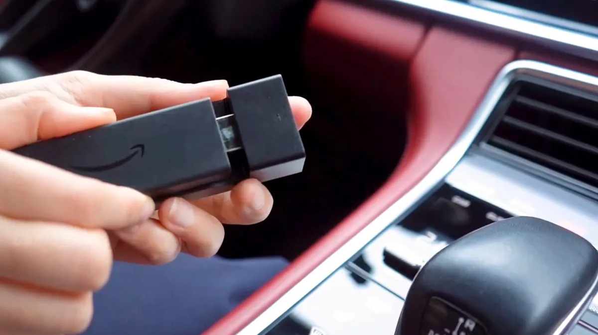 Carlinkit FireDrive Link Pro: Aracınızın Bilgi-Eğlence Sistemini Akıllı Televizyona Dönüştüren Gadget