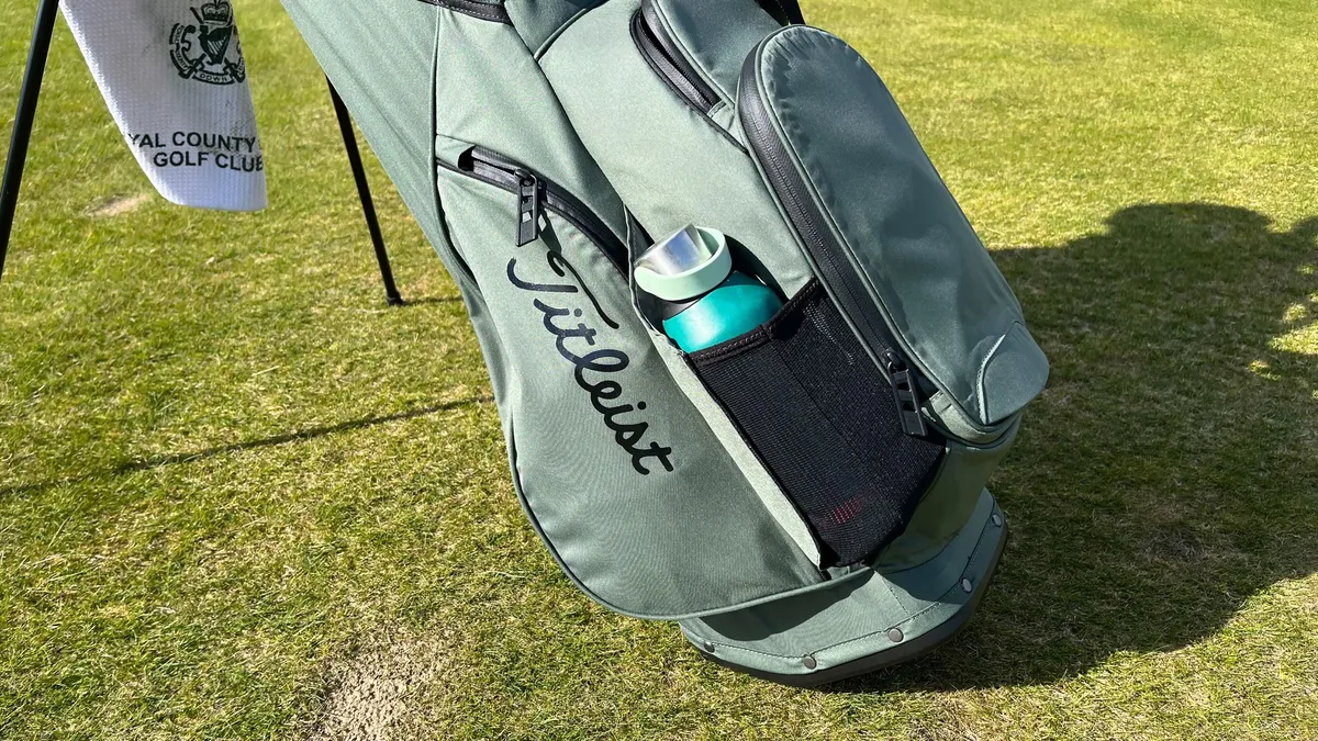 Titleist Players S4 StaDry 2026 Golf Çantası: Yağmur Altında Bile Üstün Performans