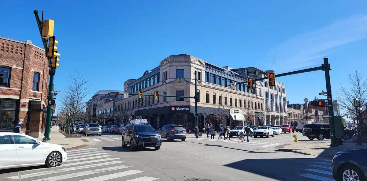 Oakland County'de Gelir Eşitsizliği: Zenginliğin Gölgesindeki Ayrışma
