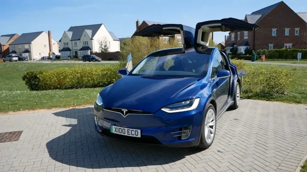 8 Yıl ve 270.000 Km Sonra Tesla Model X: Dayanıklılık Testini Geçti Mi?