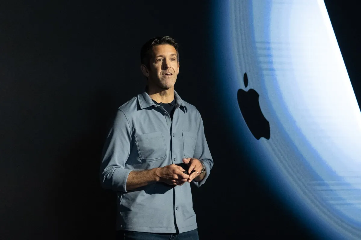 Apple'da Liderlik Değişimi: John Ternus Kimdir ve Geleceği Nasıl Şekillendirecek?