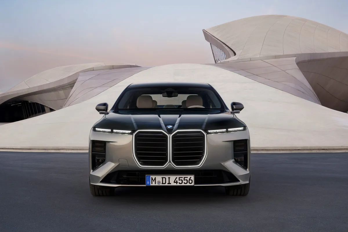 2027 BMW 7 Serisi'nin Yepyeni Tasarımı ve Yenilikleri Göz Kamaştırıyor