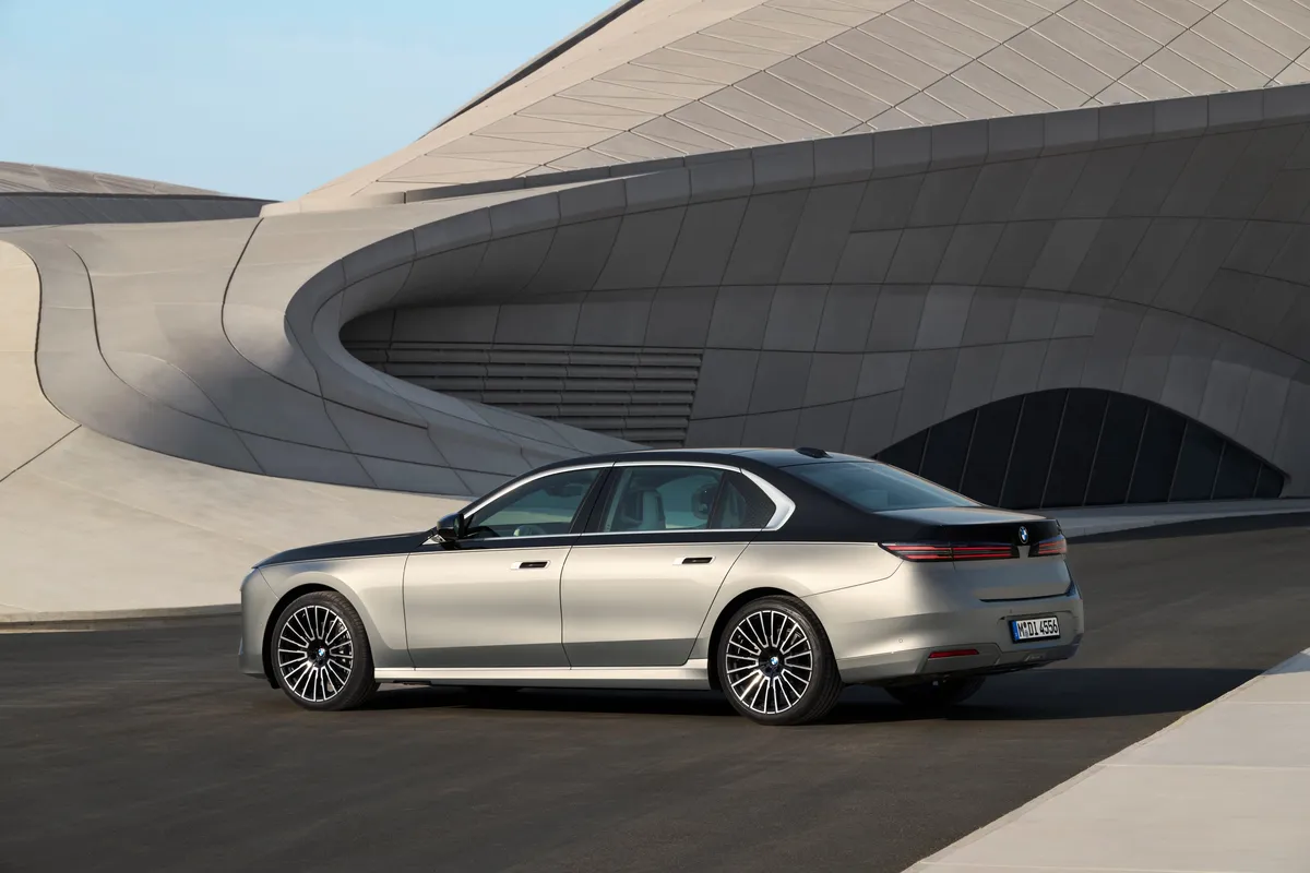 2027 BMW 7 Serisi'nin Yepyeni Tasarımı ve Yenilikleri Göz Kamaştırıyor
