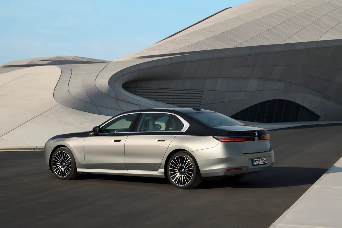 2027 BMW 7 Serisi'nin Yepyeni Tasarımı ve Yenilikleri Göz Kamaştırıyor
