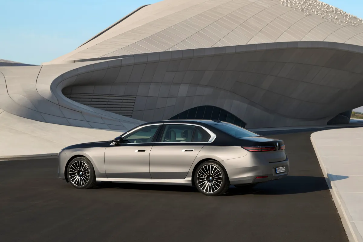 2027 BMW 7 Serisi'nin Yepyeni Tasarımı ve Yenilikleri Göz Kamaştırıyor