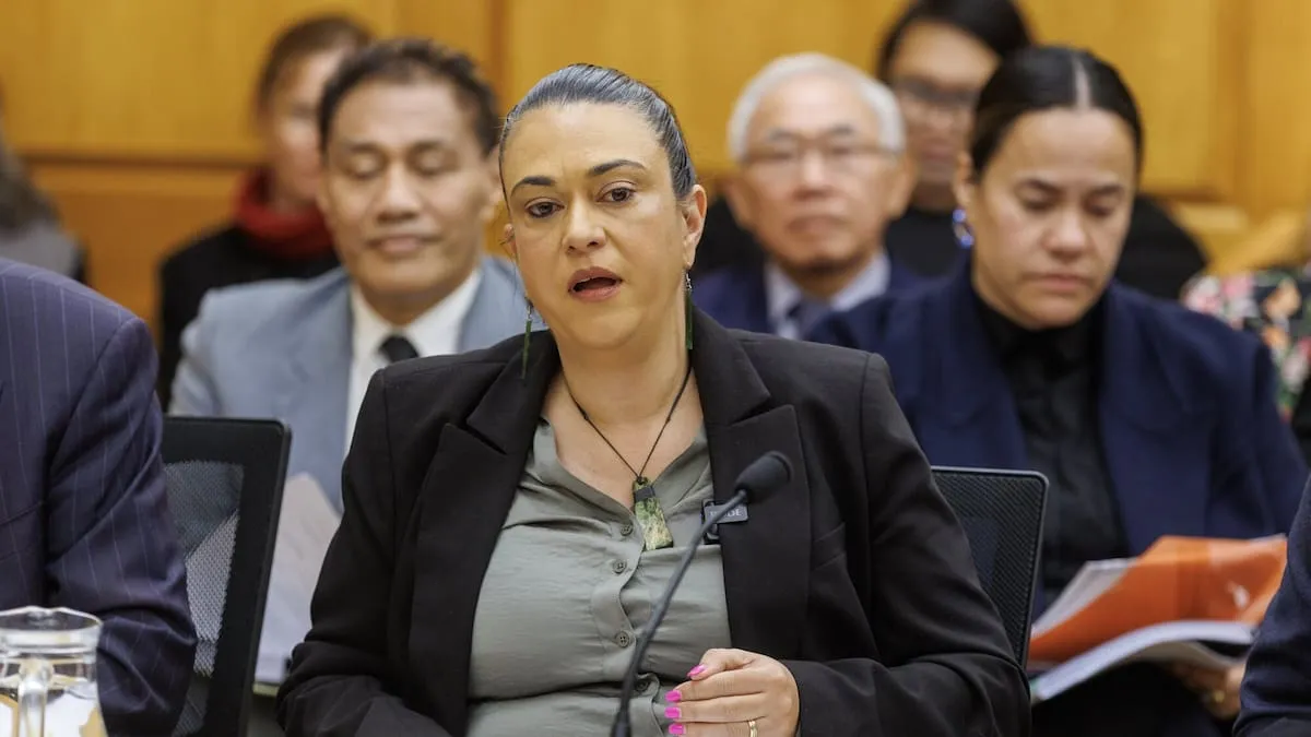 Bakan Karen Chhour'dan Oranga Tamariki Çalışanlarına Tam Destek: 'Teşekkür Edilmeyen Bir Görev'