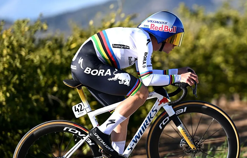 Remco Evenepoel ve Specialized: Ömür Boyu Sürecek Eşsiz Anlaşma
