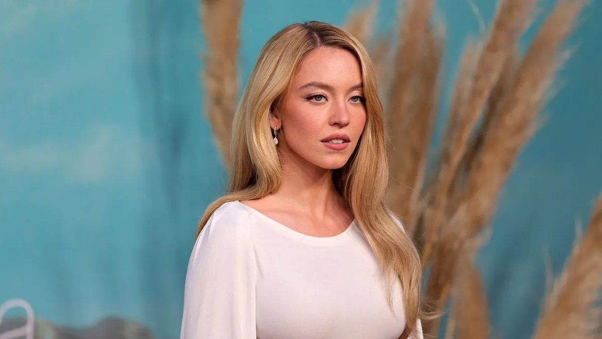 Sydney Sweeney'nin Lüks İç Giyim Markası Sektörü Sarsıyor: Gen Z'in Kalbini Kazanma Yarışı