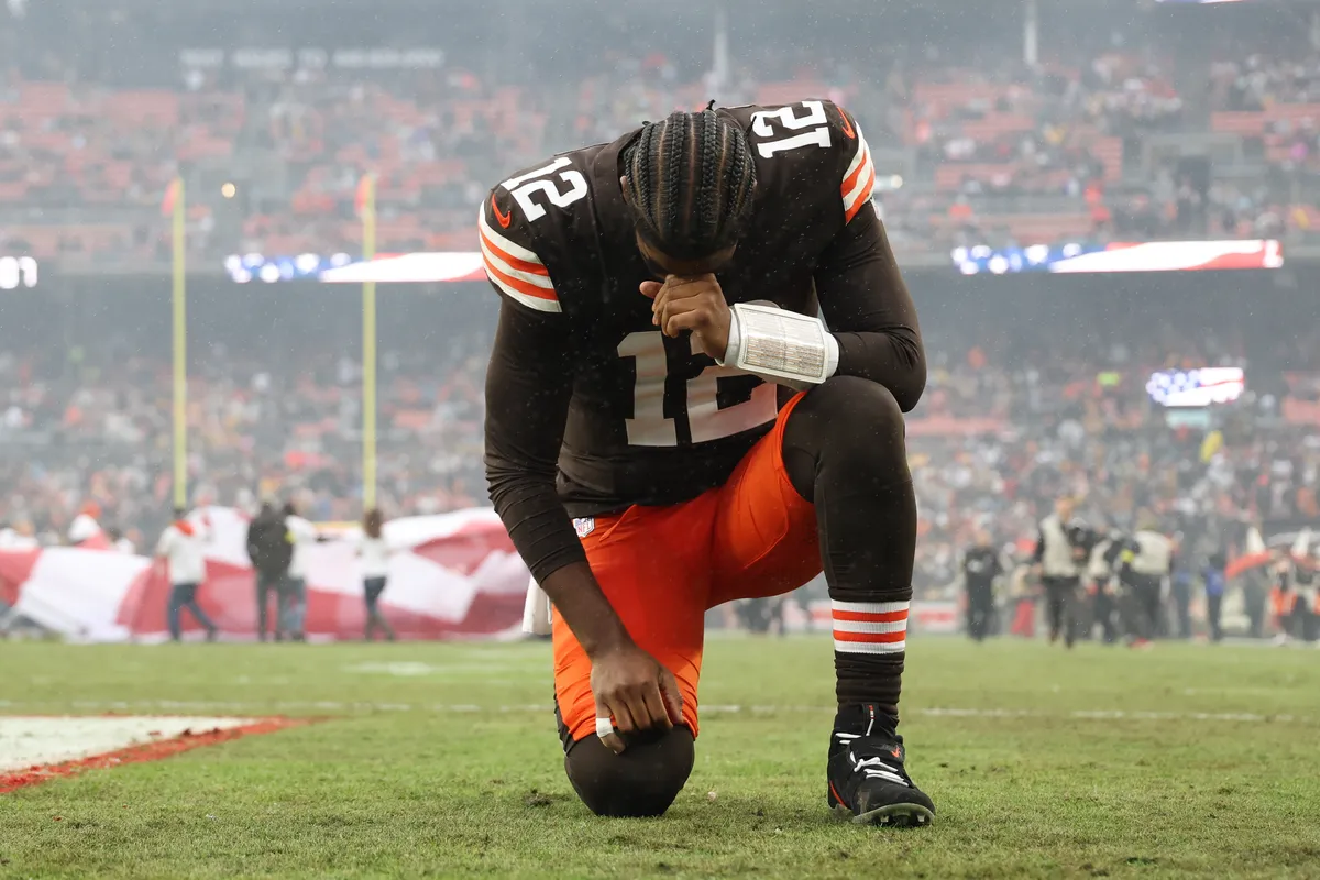 Cleveland Browns'ta Başlangıç Quarterback Yarışı: Watson Önde mi, Sanders Umutlu mu?