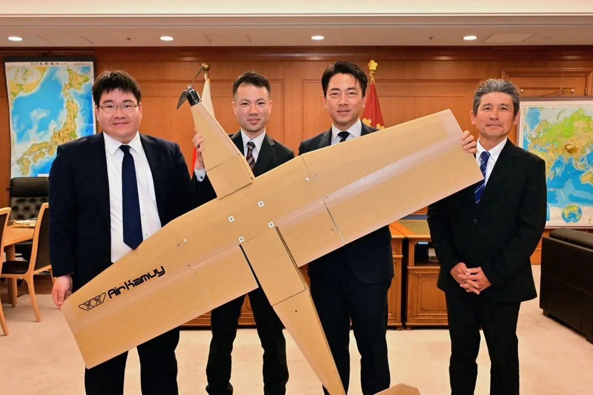 Japonya Savunma Bakanı, Maliyet Etkin Karton Drone Teknolojisini İnceledi