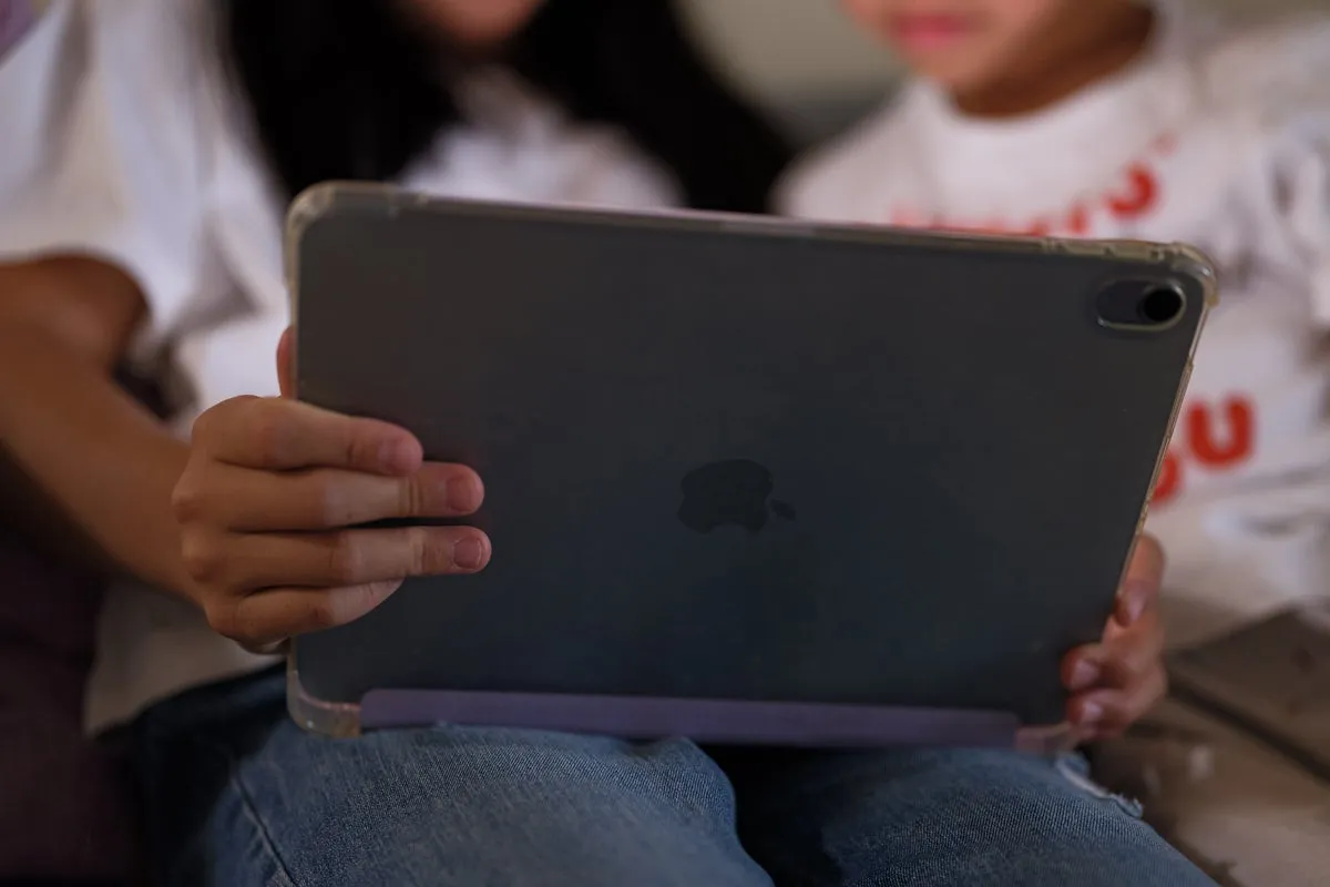 Çocukların Online Yaş Kontrollerini Aşma Yöntemleri ve Güvenlik Endişeleri