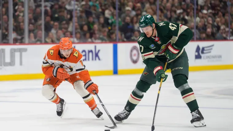 Vancouver Canucks'un Gözdesi: 6-6 Boyundaki Eski 1. Tur Seçimi Michael McCarron
