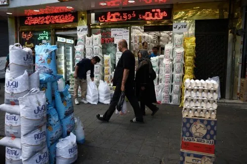 İran Ekonomik Krizle Boğuşuyor: Milyonlarca İş Kaybı ve "Ekonomik Öfke Operasyonu"nun Etkileri