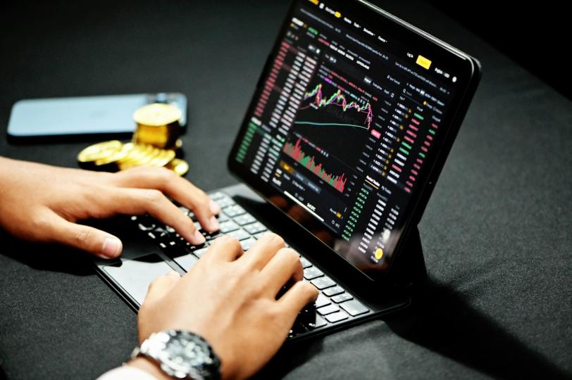 Bitcoin ve Kripto Paralarda Düşüş: Petrol Fiyatları Dört Yılın Zirvesine Ulaştı