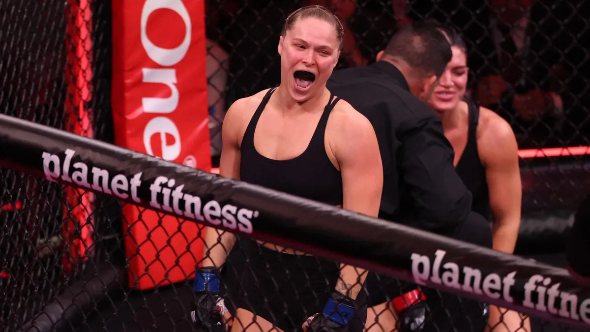 Ronda Rousey, Gina Carano'yu 17 Saniyede Yenerek MMA Kariyerine Veda Etti
