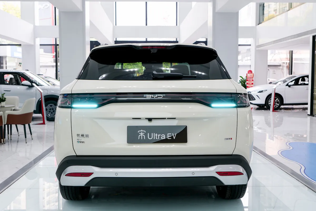 BYD Song Ultra EV, Rekor Kırmayı Hedefliyor: 4.400 km'lik Çin Otoyolunda İlk Deneme