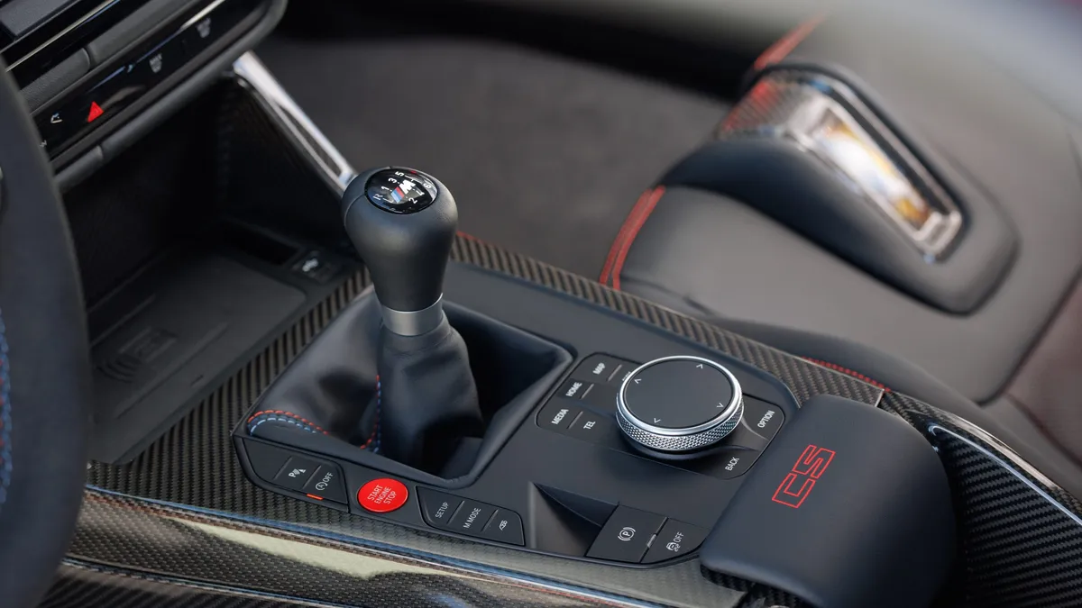 BMW M3 CS: Performans ve Sürüş Dinamiklerinin Yeniden Tanımı