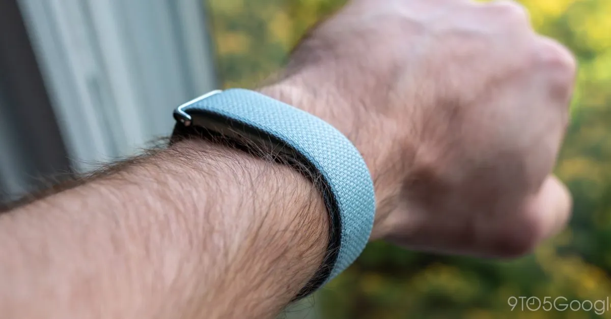 جوجل تستعرض Fitbit Air: هل يعيد تعريف سوق متتبعات اللياقة البدنية؟