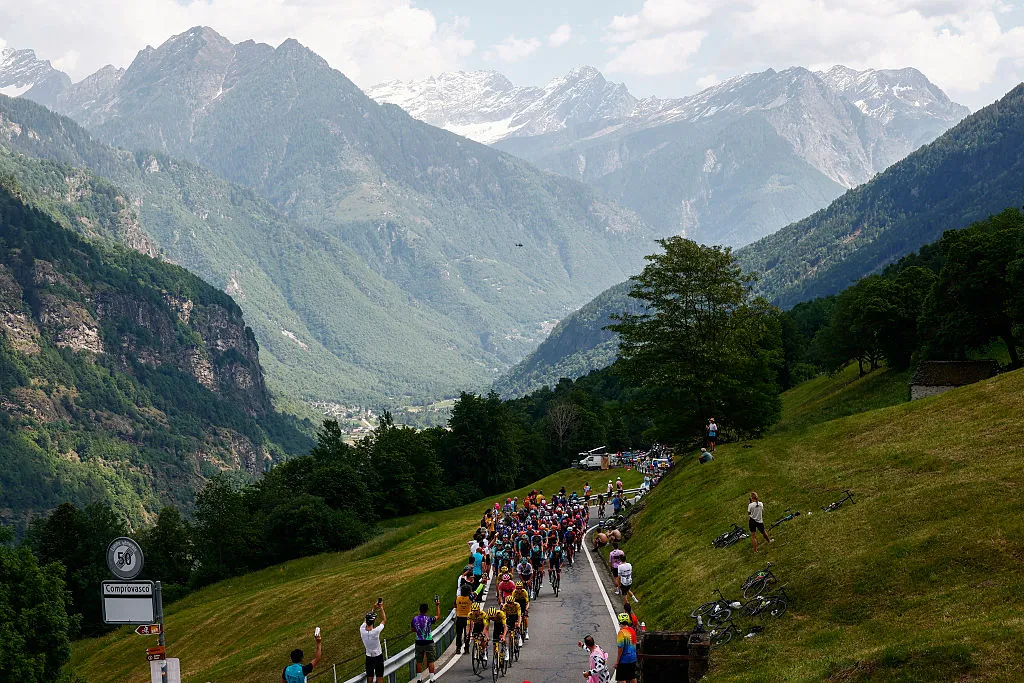 Jonas Vingegaard, Giro d'Italia'da 16. Etabı Kazandı: Pembe Mayoyu Güçlendirdi