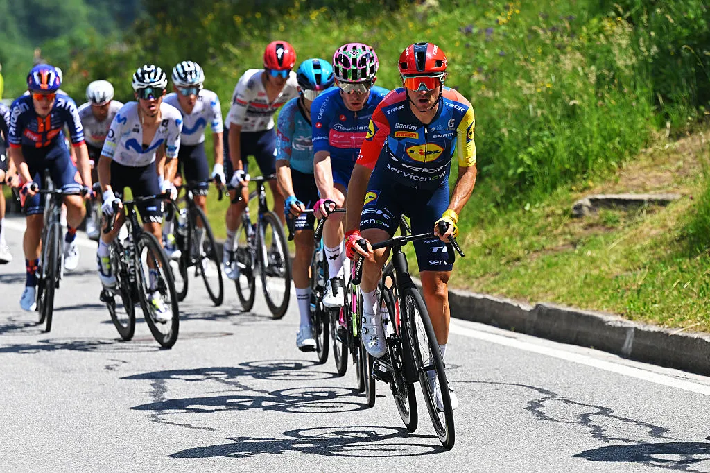 Jonas Vingegaard, Giro d'Italia'da 16. Etabı Kazandı: Pembe Mayoyu Güçlendirdi
