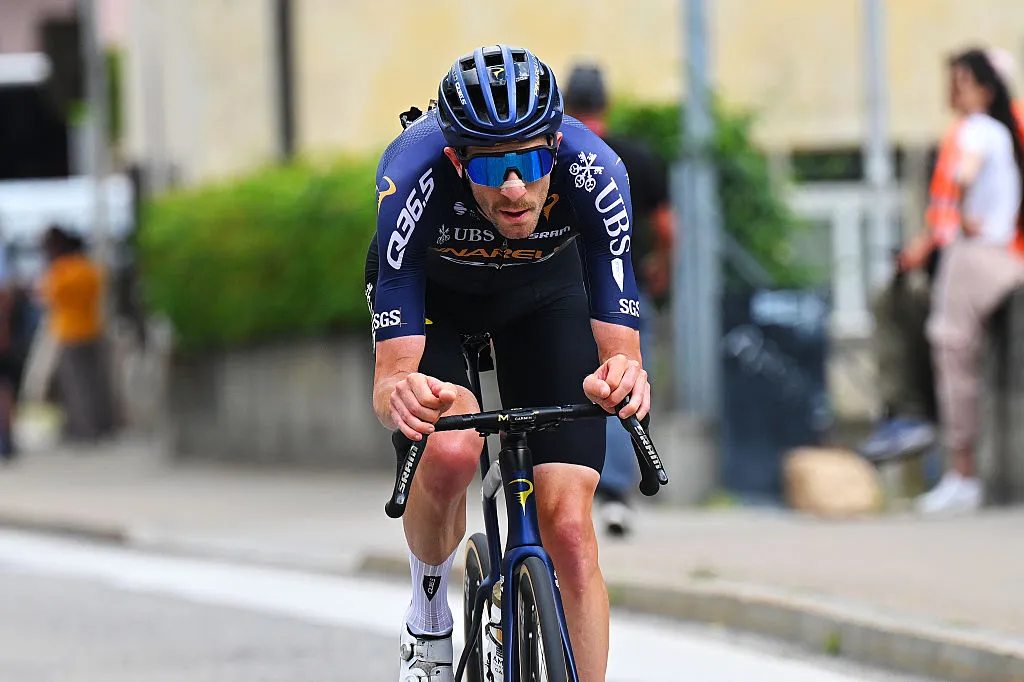 Jonas Vingegaard, Giro d'Italia'da 16. Etabı Kazandı: Pembe Mayoyu Güçlendirdi