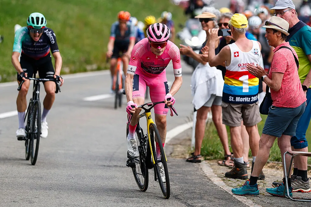 Jonas Vingegaard, Giro d'Italia'da 16. Etabı Kazandı: Pembe Mayoyu Güçlendirdi