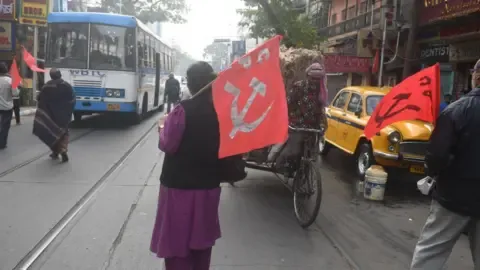 Hindistan Komünizminin Dönüşümü: İktidardan Marjinalleşmeye Yolculuk