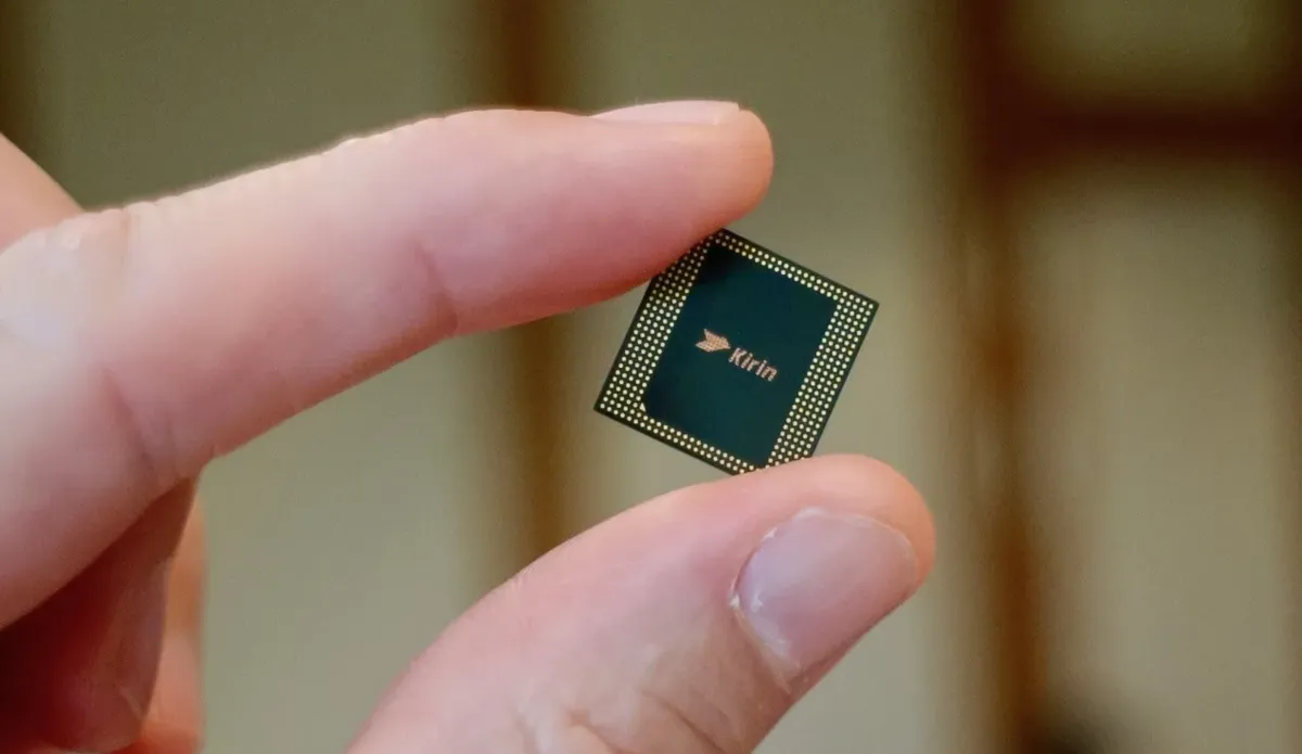Huawei'den Moore Yasası'na Meydan Okuyan Yeni Nesil Çip Mimarisi: "Tau Ölçeklendirme Yasası"