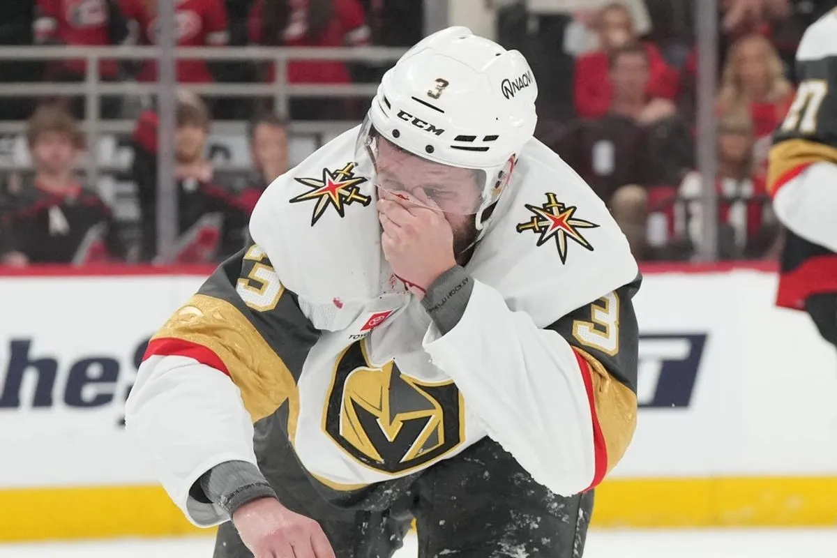 Brayden McNabb'ın Yüzüne Gelen Puck Sonrası Durumu: Vegas Golden Knights'a Dönüyor