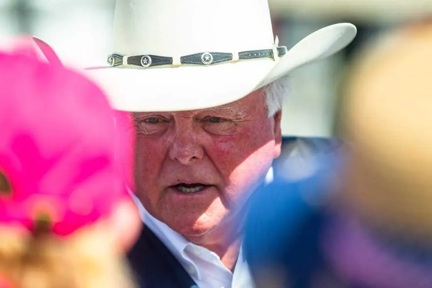 ABD Tarım Bakanlığı'ndan Teksas Tarım Komiseri Sid Miller'a Kuduz Böceği Yorumları Nedeniyle Uyarı