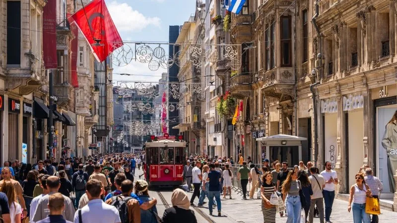 Türkiye Ekonomisinde Yavaşlama: Sektörel Analiz ve Gelecek Beklentileri