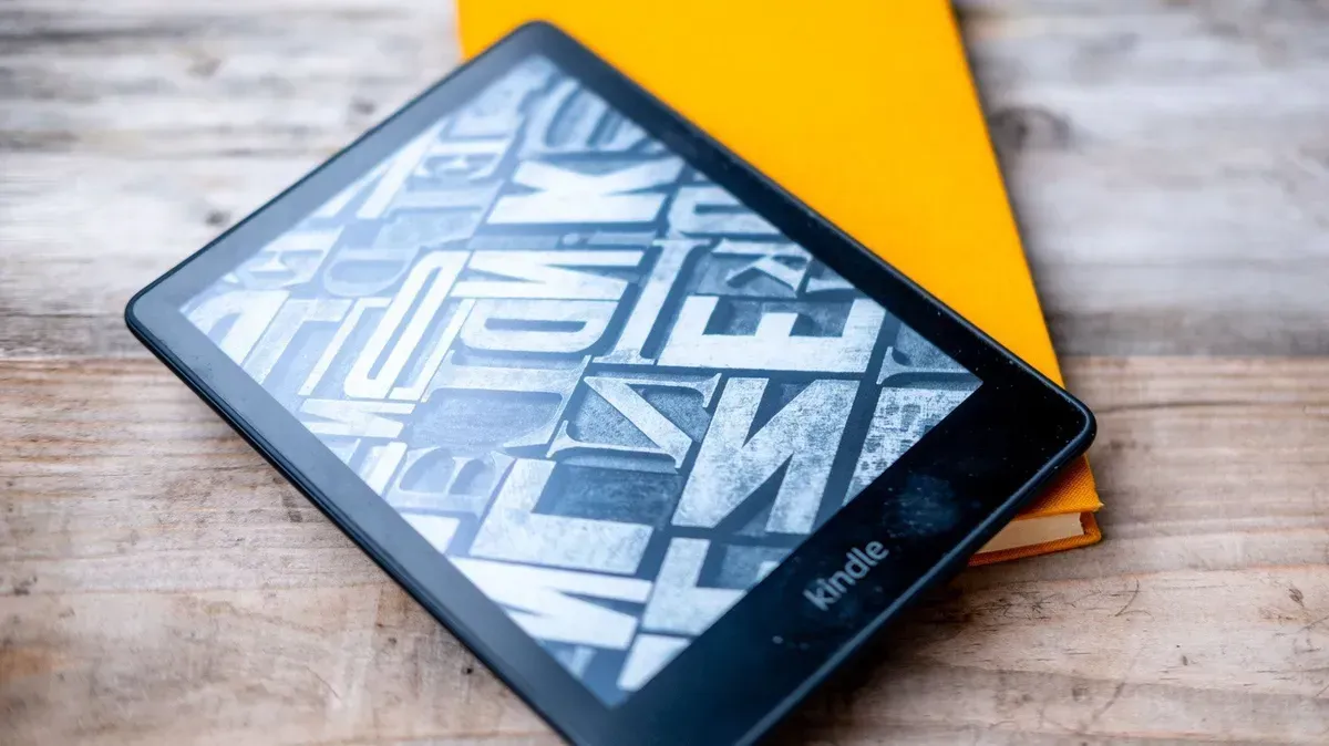 Amazon Kindle'ın Yeni 'Özetler' Özelliği: Kitap Deneyiminizi Dönüştürüyor