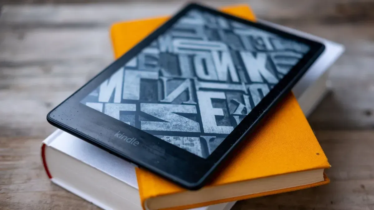 Amazon Kindle'ın Yeni 'Özetler' Özelliği: Kitap Deneyiminizi Dönüştürüyor