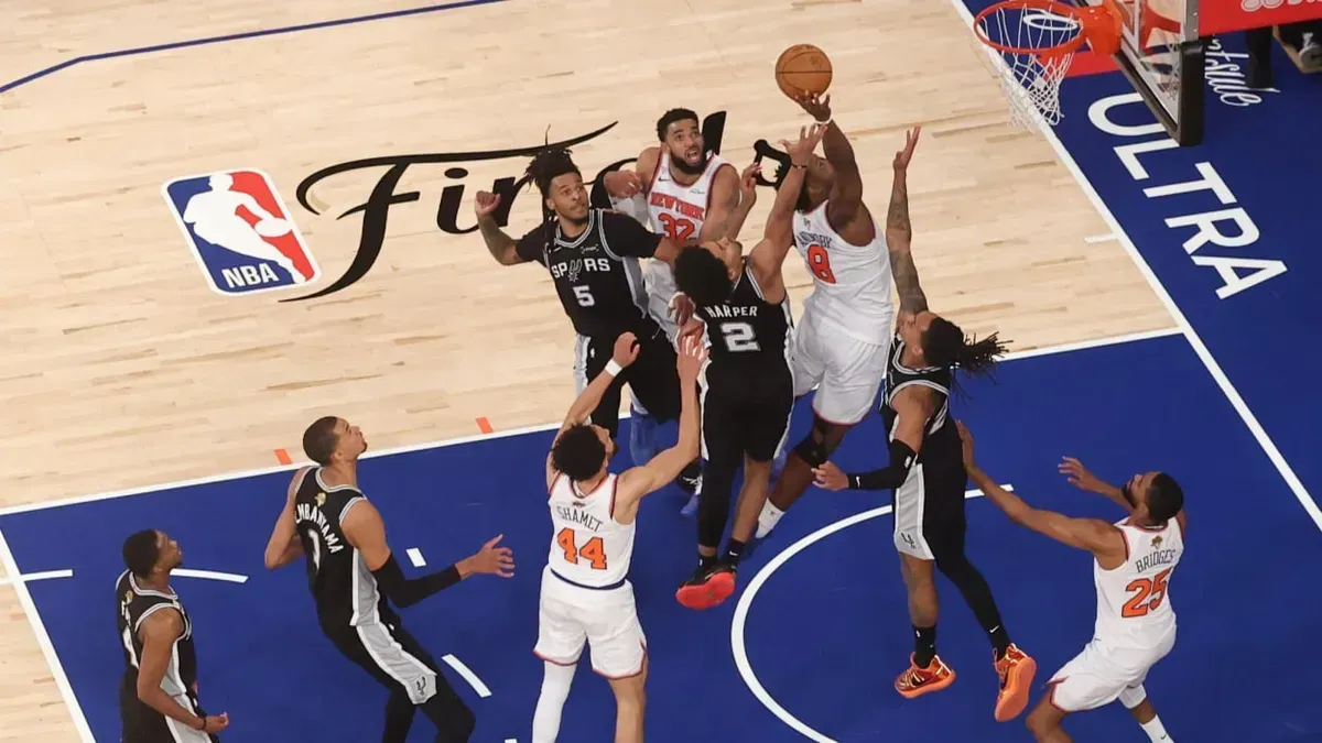 New York Knicks' Tarihi Geri Dönüşü: NBA Finalleri'nde Rekor Kırıldı, Şehir Sokaklara Döküldü