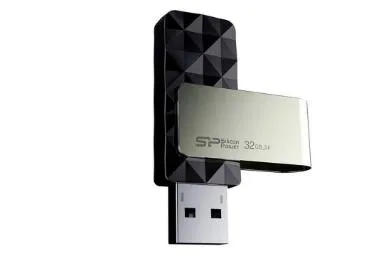 Karşılaştırma Sandisk Cruzer Blade Cz50 8Gb {request()->input('language_config')['common']['with']} Silicon Power Blaze B30 32Gb