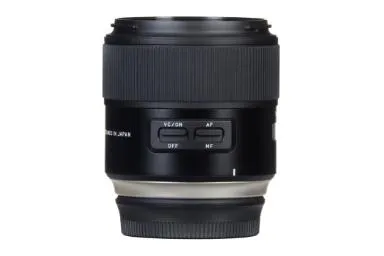 Karşılaştırma Sony E 50Mm F18 Oss İle Tamron Sp 35Mm F18 Di Vc Usd