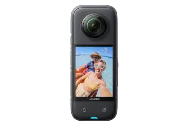 Karşılaştırma Insta360 X3 {request()->input('language_config')['common']['with']} Nikon D3400