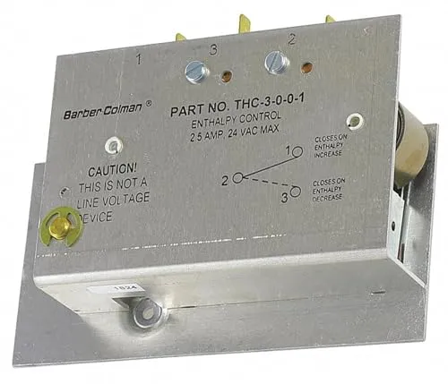 Karşılaştırma Schneider Electric SmartX Yaşam Alanı Sensörü {request()->input('language_config')['common']['with']} Schneider Electric SpaceLogic Oda Amaçlı Kontrol Cihazı