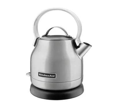 Karşılaştırma KitchenAid KEK1222SX Elektrikli Su Isıtıcısı İle Chefman 1.8L Cam Elektrikli Su Isıtıcı