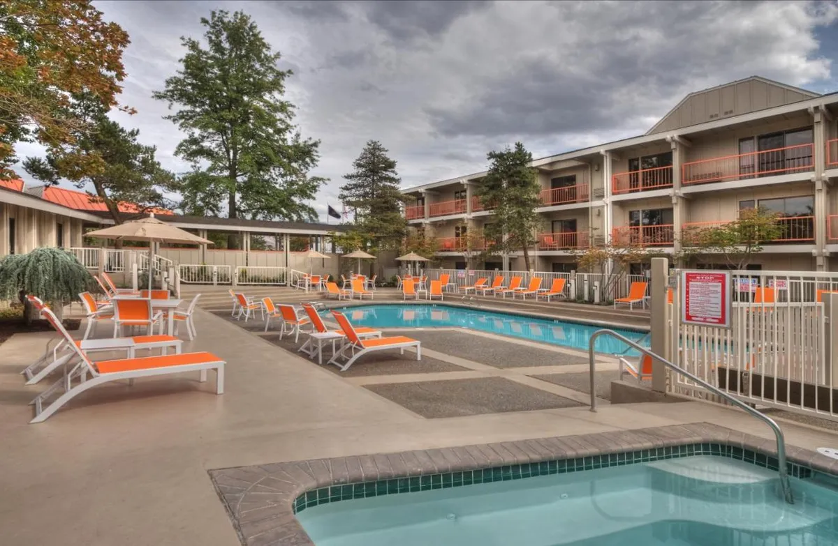 Resim Ashland Hills Hotel & Suites